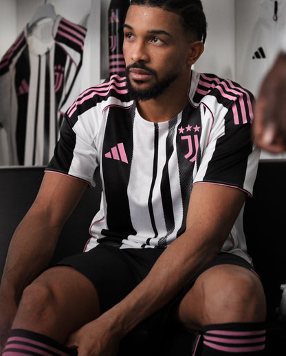 Juventus Home Player Version Jersey 2025/2026
